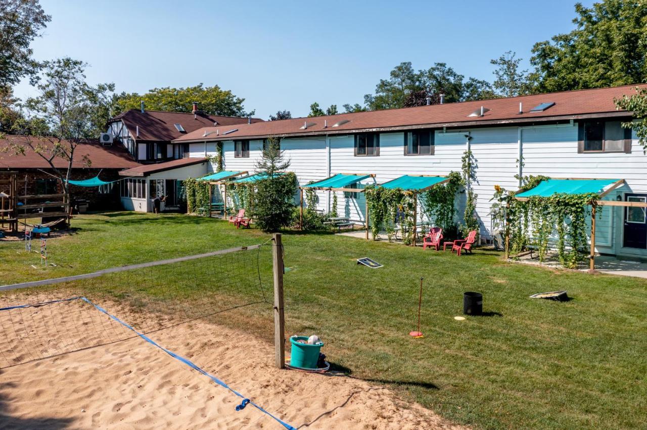 Hop & Vine Inn Fennville Екстериор снимка