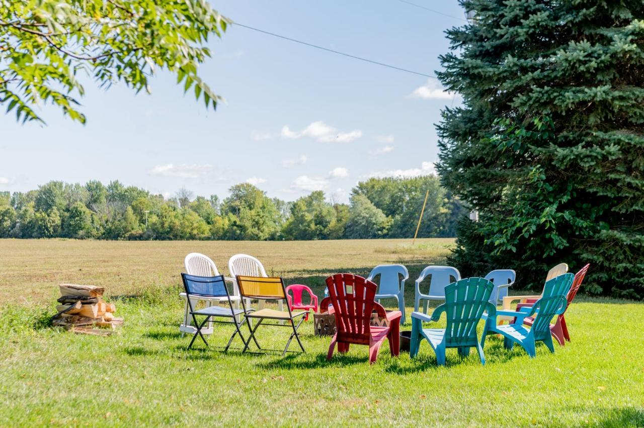 Hop & Vine Inn Fennville Екстериор снимка