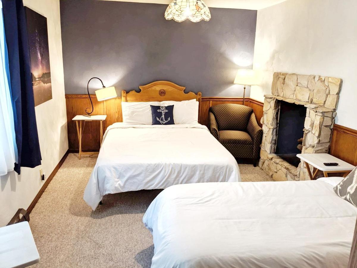 Hop & Vine Inn Fennville Екстериор снимка