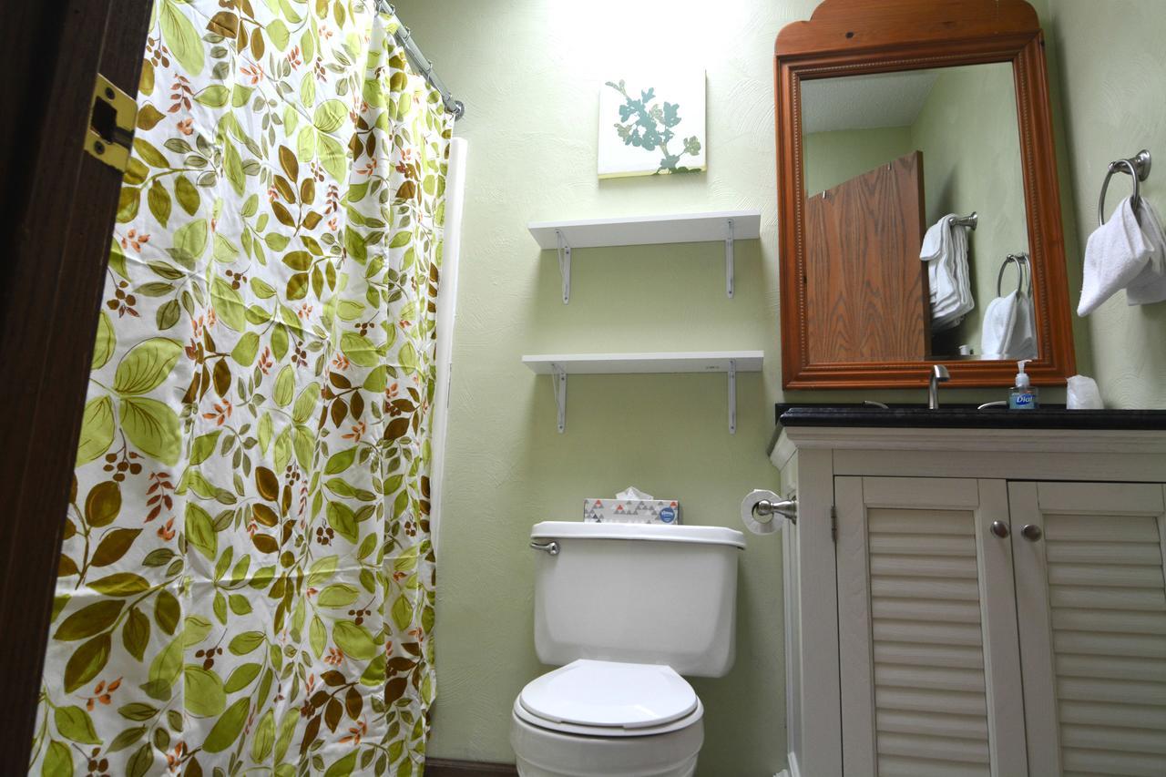 Hop & Vine Inn Fennville Екстериор снимка