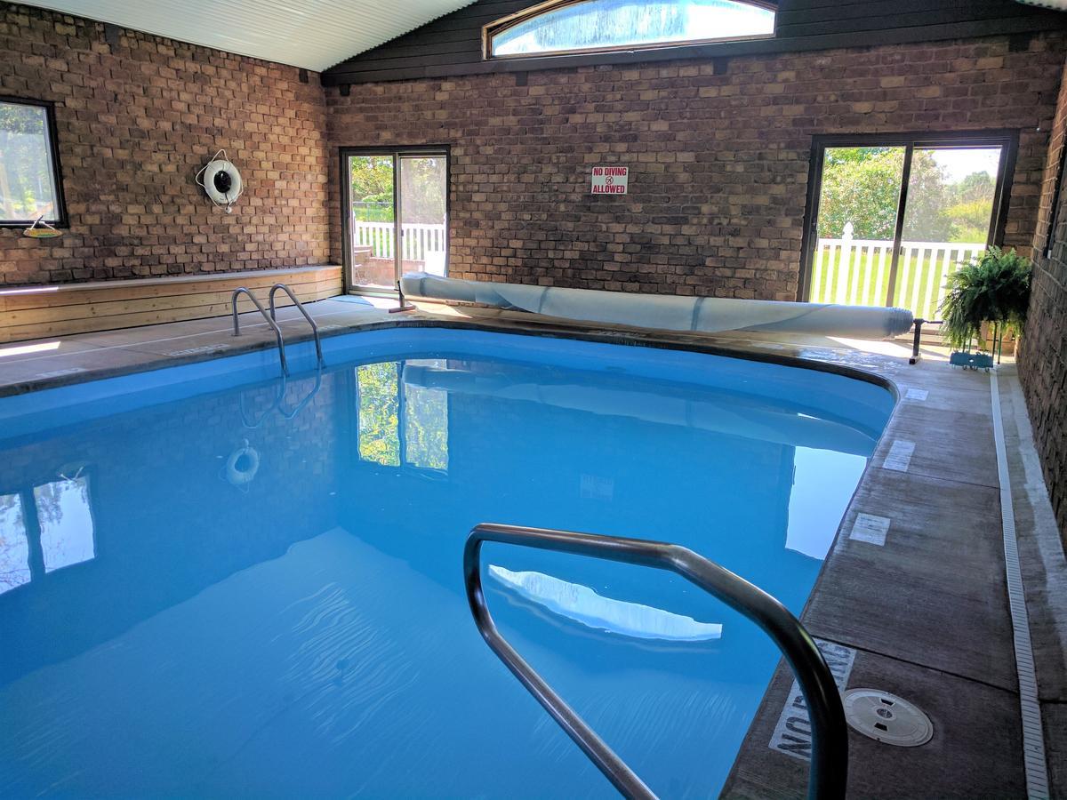 Hop & Vine Inn Fennville Екстериор снимка