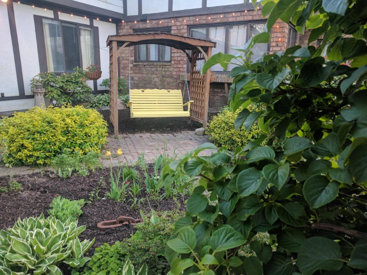 Hop & Vine Inn Fennville Екстериор снимка
