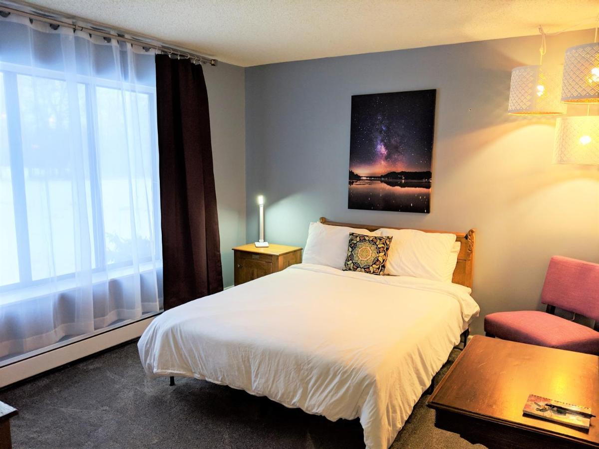 Hop & Vine Inn Fennville Екстериор снимка